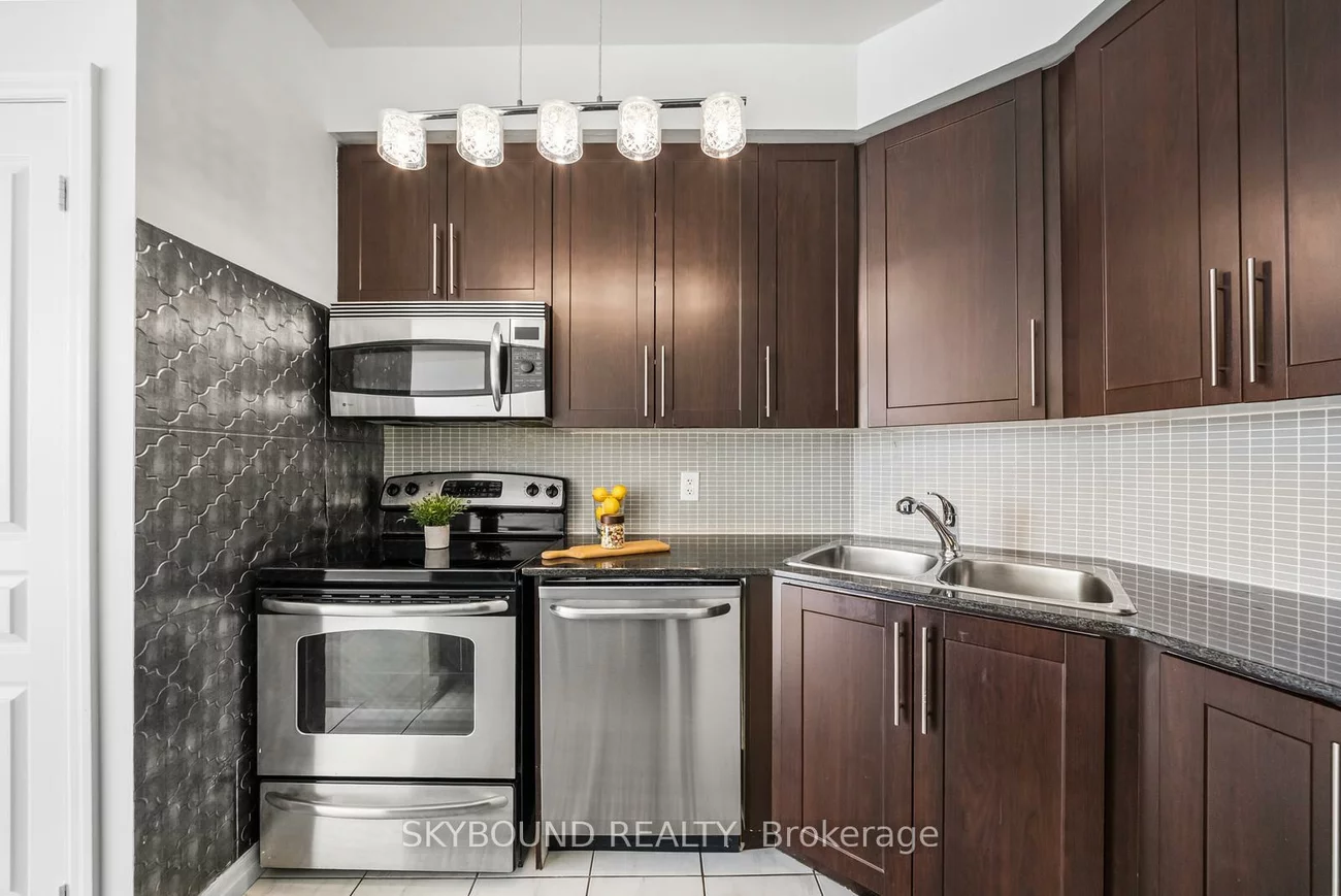 223, Webb, City Centre, Mississauga