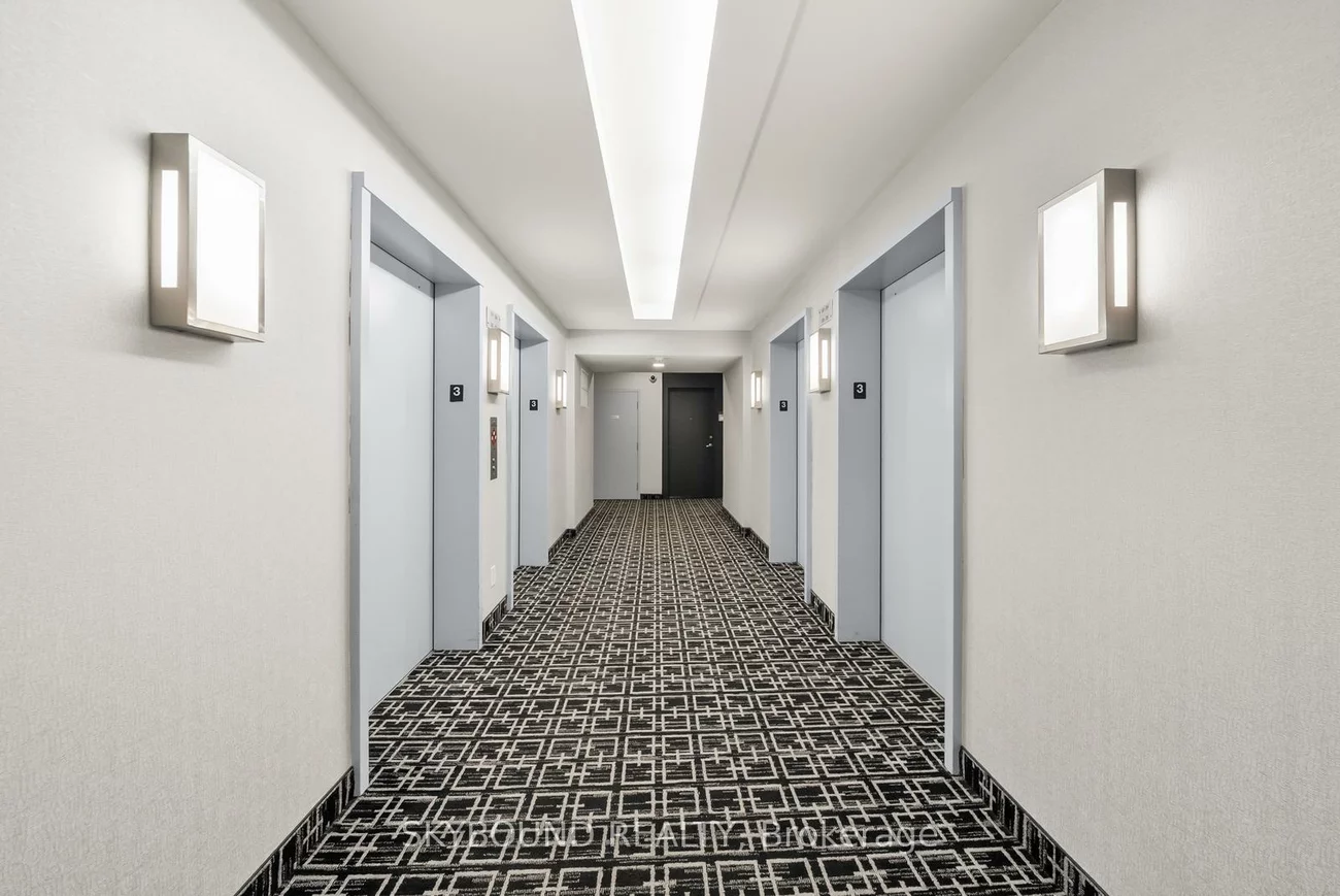 223, Webb, City Centre, Mississauga