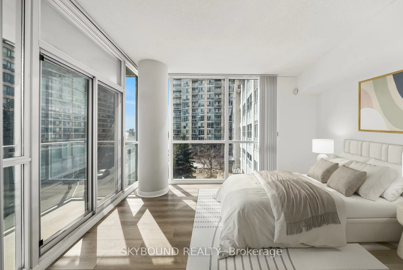 223, Webb, City Centre, Mississauga