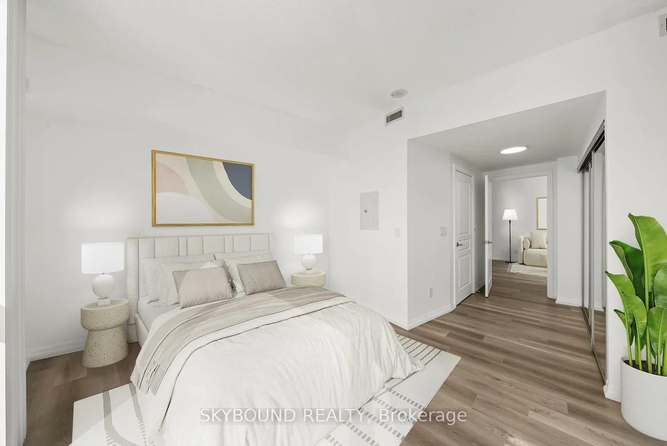 223, Webb, City Centre, Mississauga