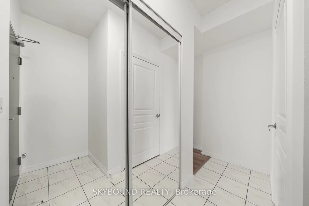 223, Webb, City Centre, Mississauga