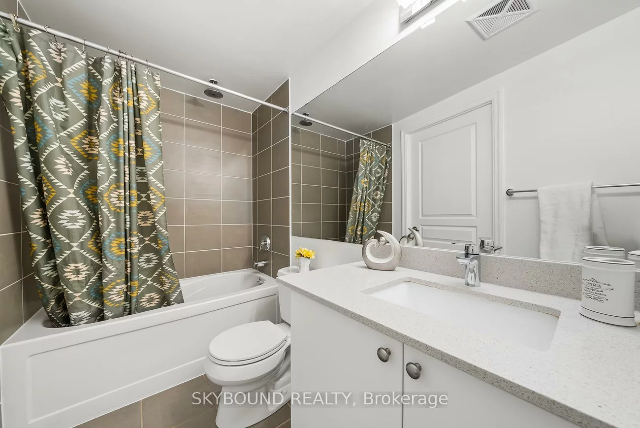 223, Webb, City Centre, Mississauga