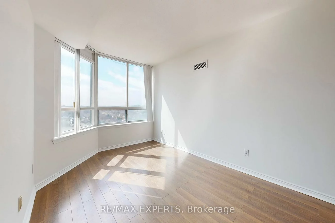 135, Hillcrest, Cooksville, Mississauga