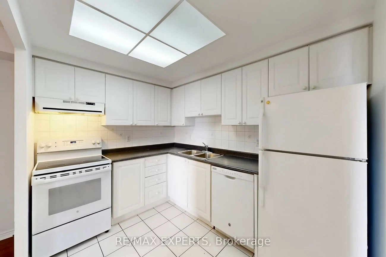 135, Hillcrest, Cooksville, Mississauga