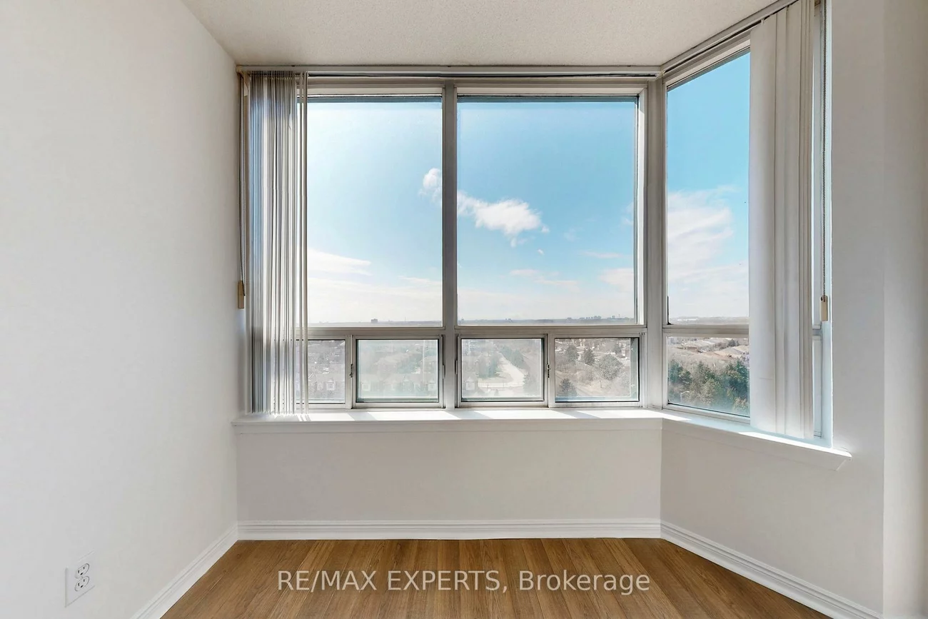 135, Hillcrest, Cooksville, Mississauga