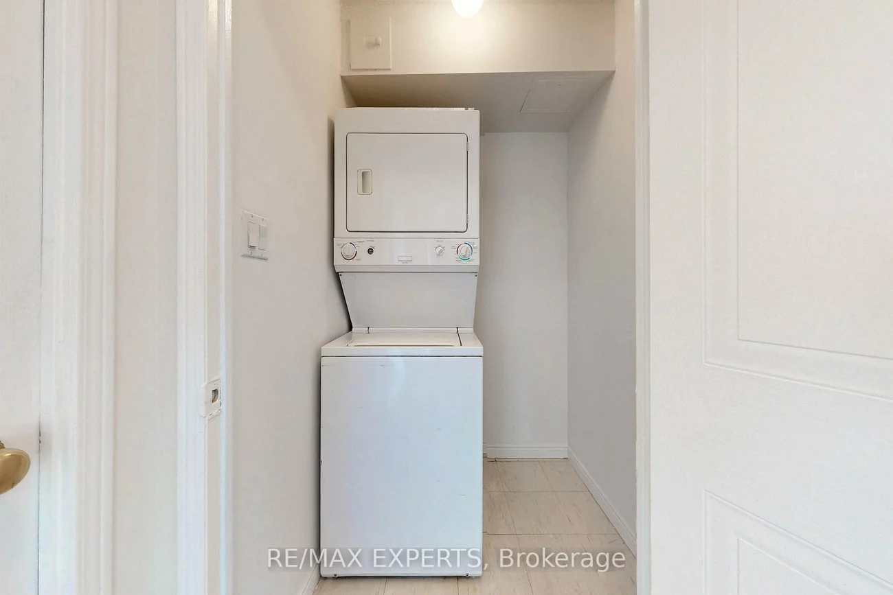 135, Hillcrest, Cooksville, Mississauga