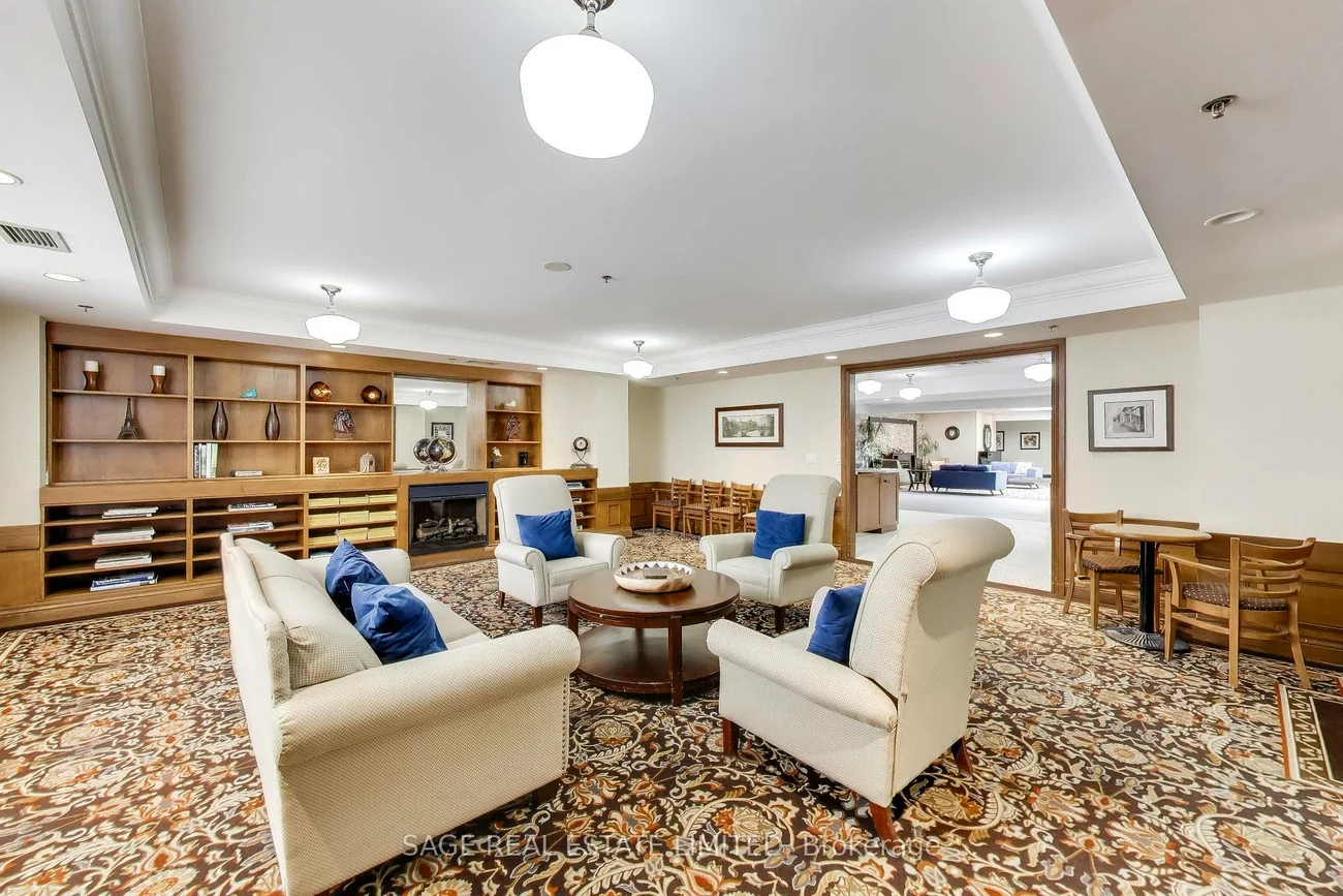 810, Scollard, East Credit, Mississauga