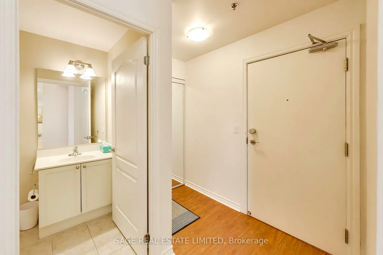 810, Scollard, East Credit, Mississauga