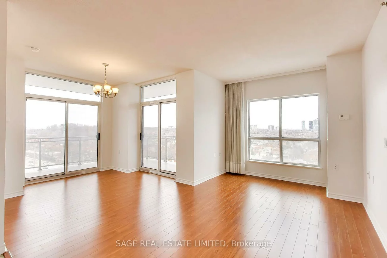 810, Scollard, East Credit, Mississauga