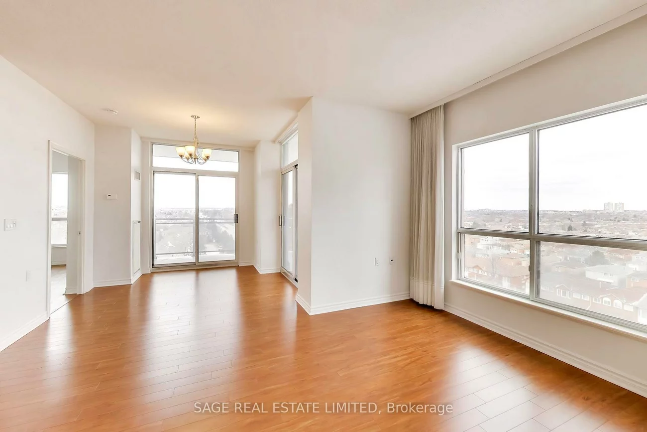 810, Scollard, East Credit, Mississauga