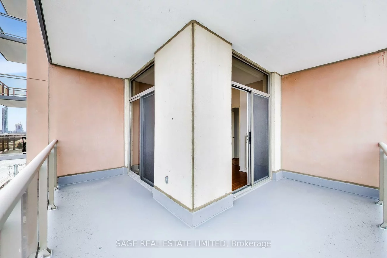 810, Scollard, East Credit, Mississauga