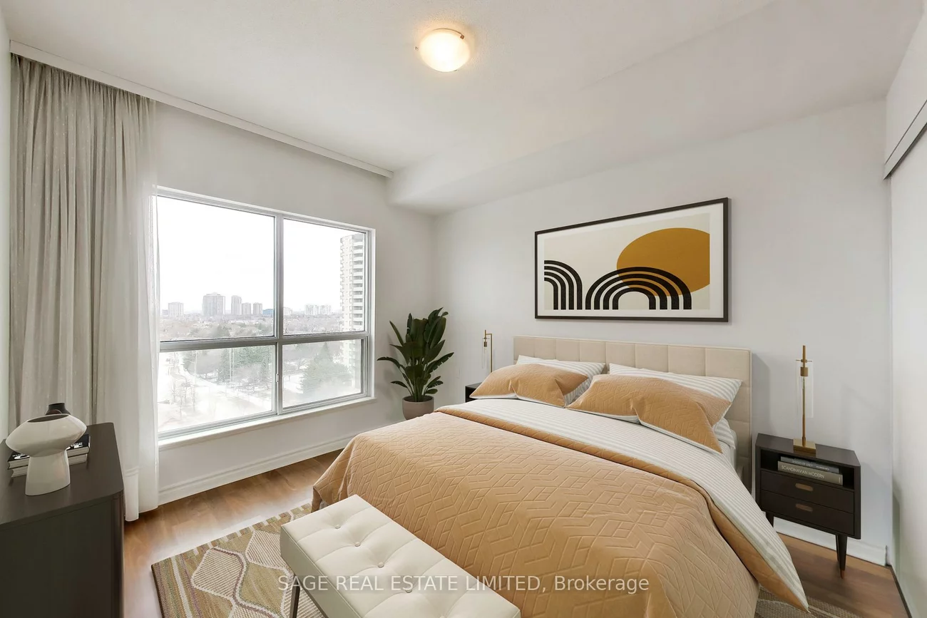 810, Scollard, East Credit, Mississauga