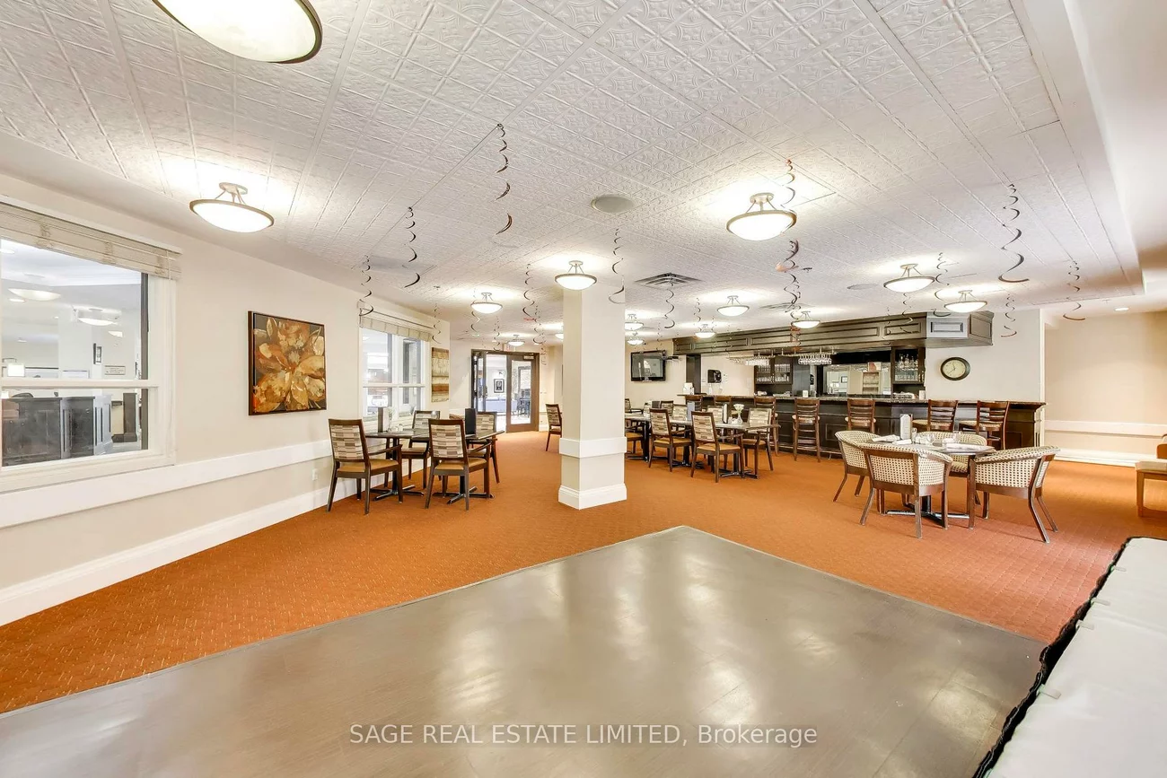 810, Scollard, East Credit, Mississauga