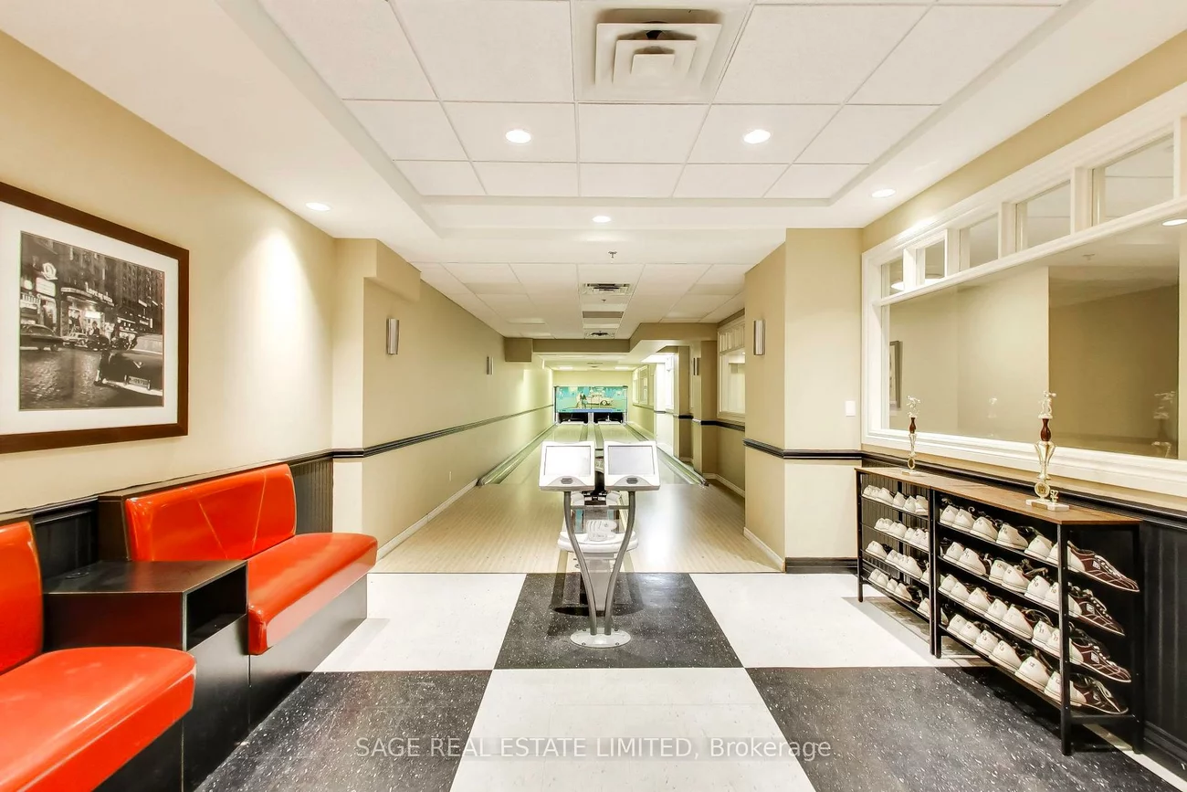 810, Scollard, East Credit, Mississauga