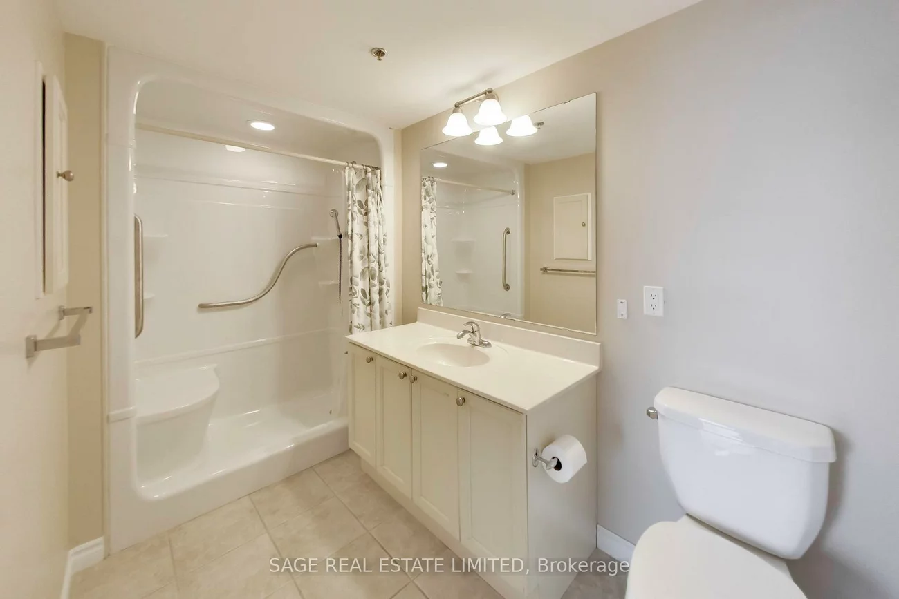 810, Scollard, East Credit, Mississauga