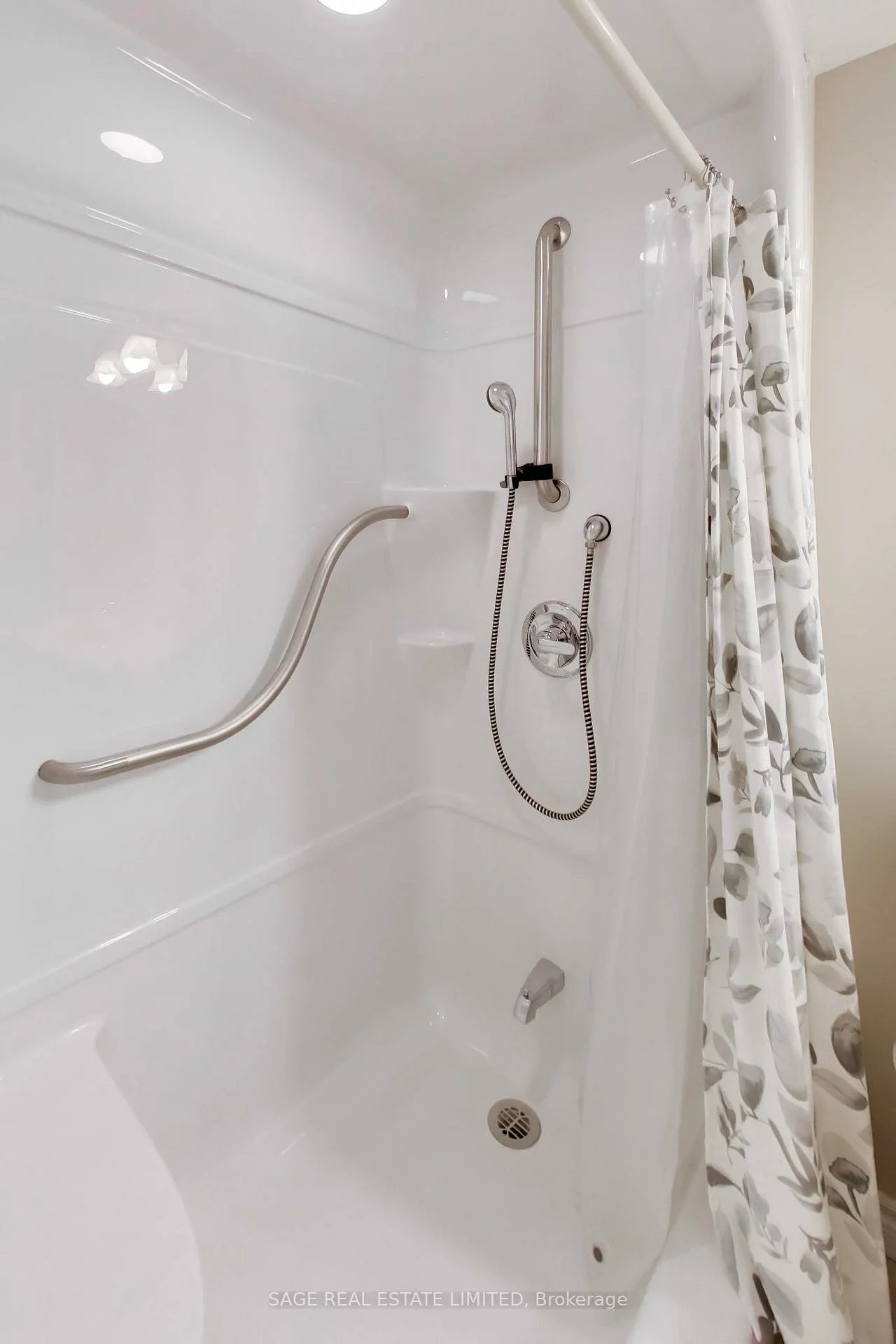 810, Scollard, East Credit, Mississauga