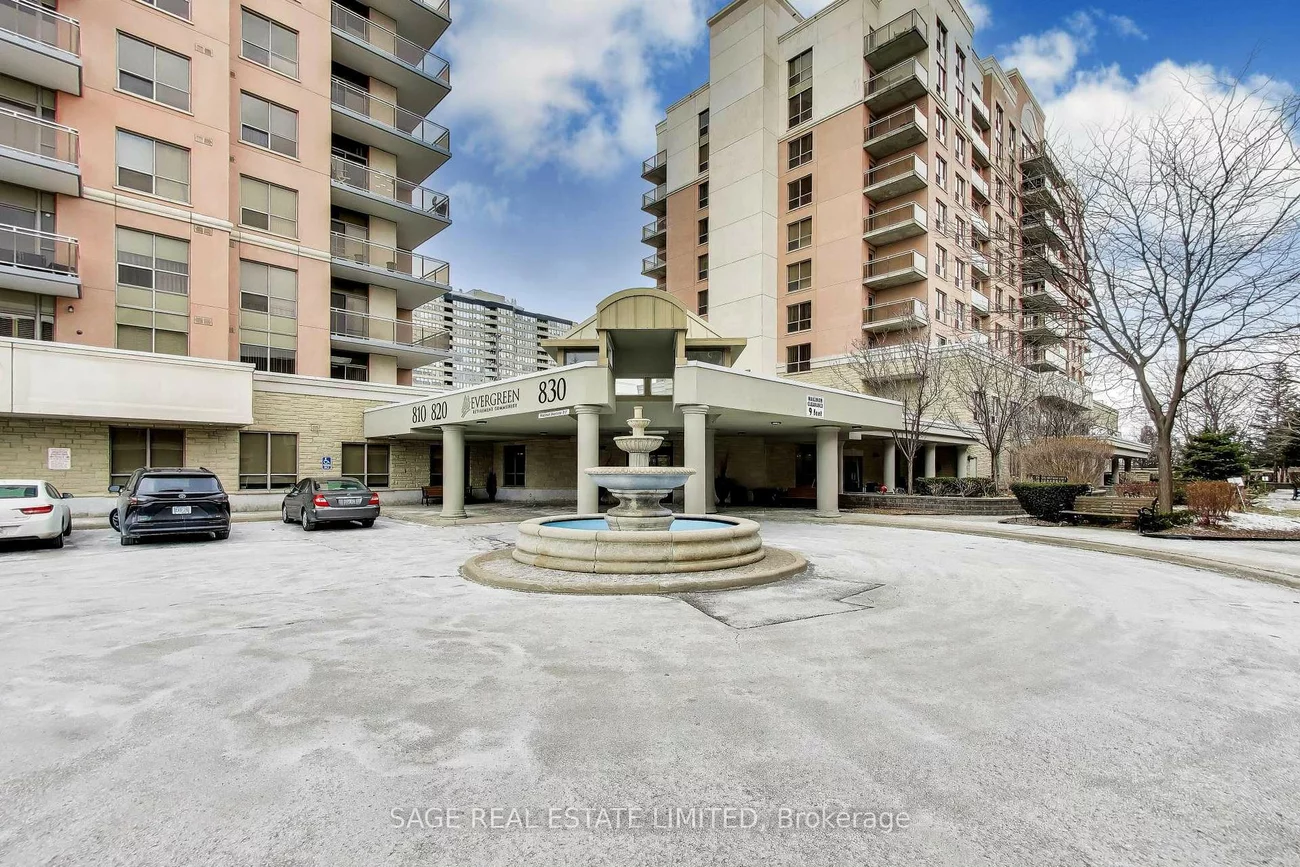 810, Scollard, East Credit, Mississauga
