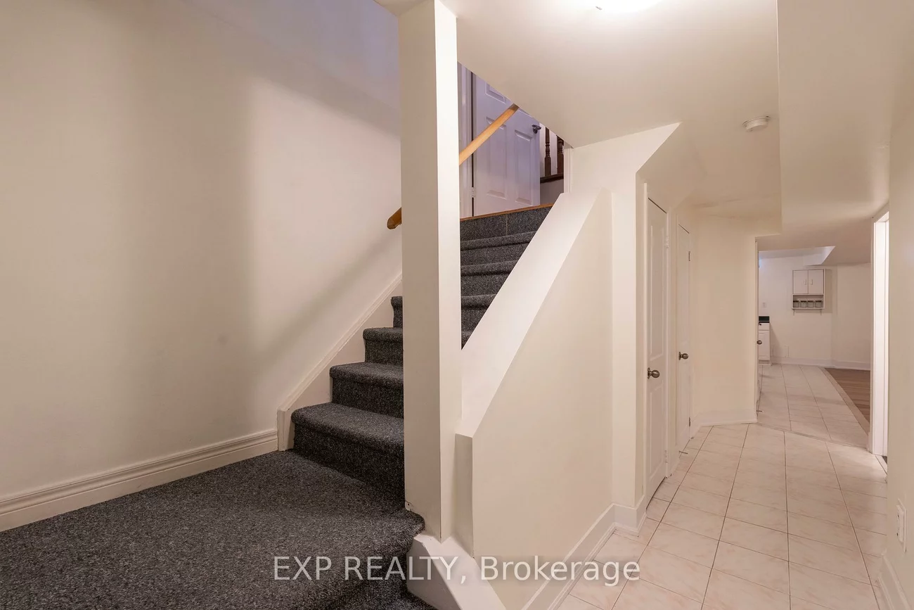 455, Apache, Hurontario, Mississauga