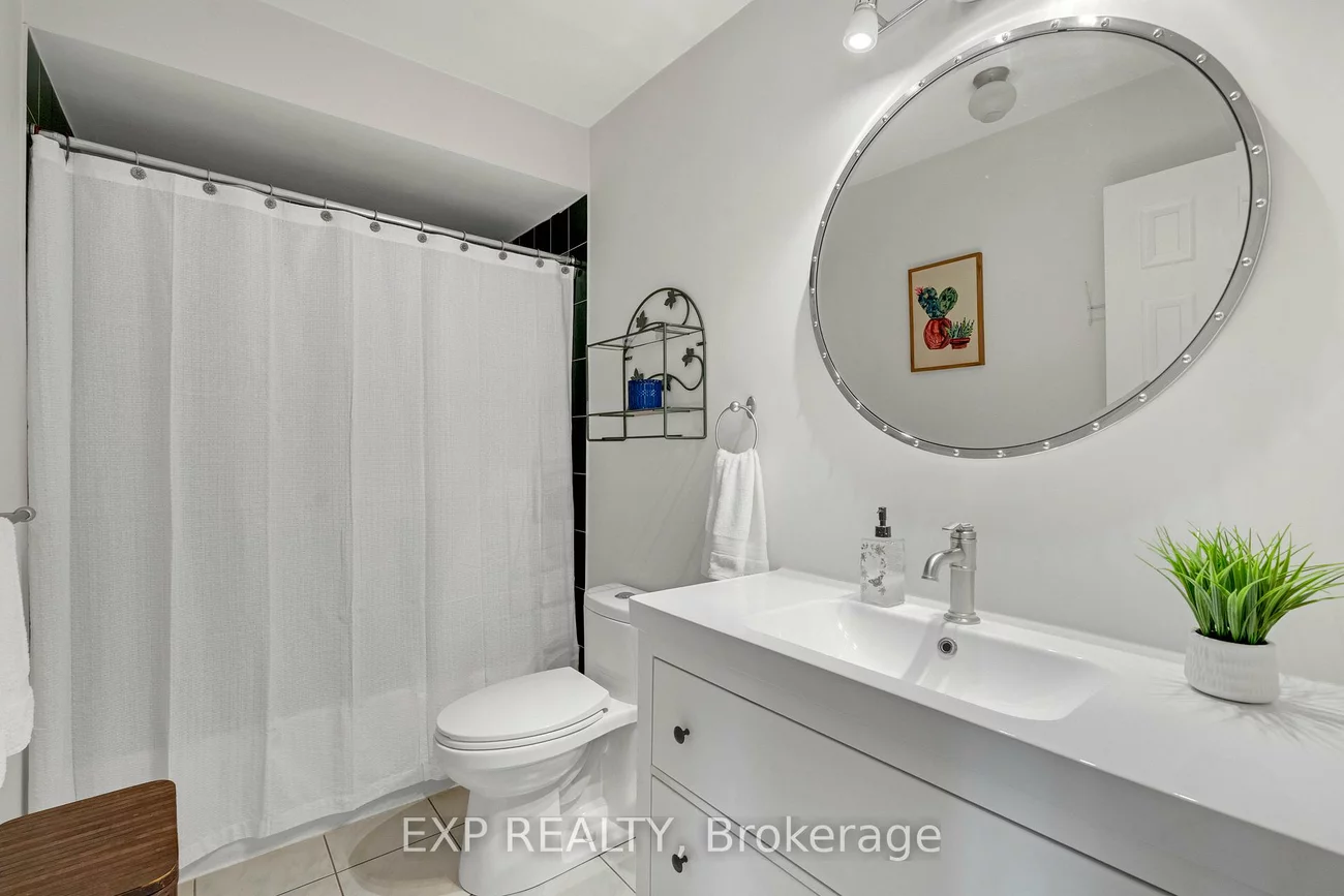 455, Apache, Hurontario, Mississauga