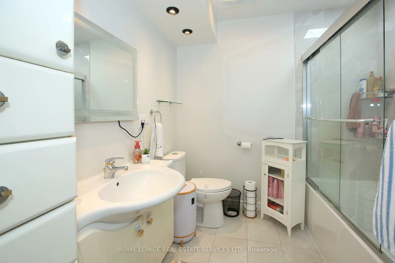 60, Hanson, Fairview, Mississauga