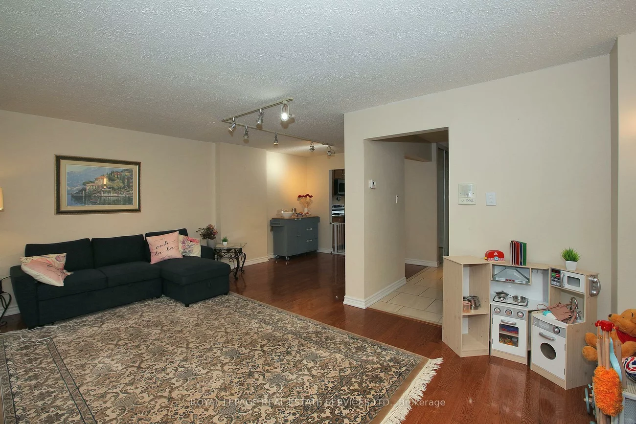 60, Hanson, Fairview, Mississauga