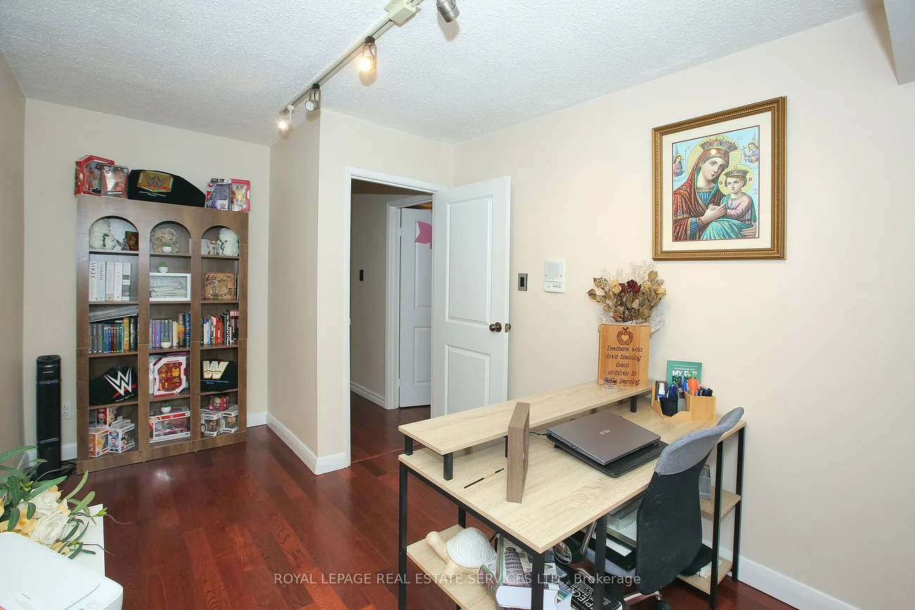 60, Hanson, Fairview, Mississauga