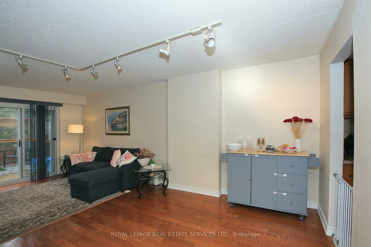 60, Hanson, Fairview, Mississauga