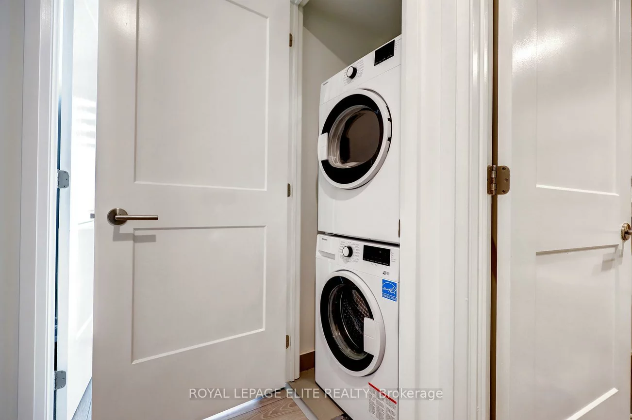 21, Park, Port Credit, Mississauga