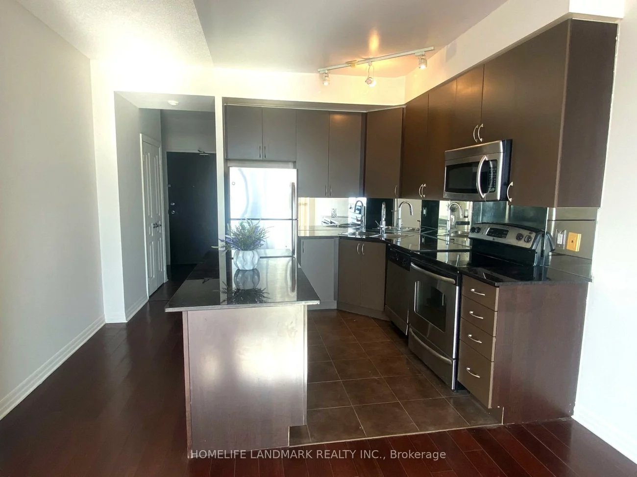 225, Webb, City Centre, Mississauga