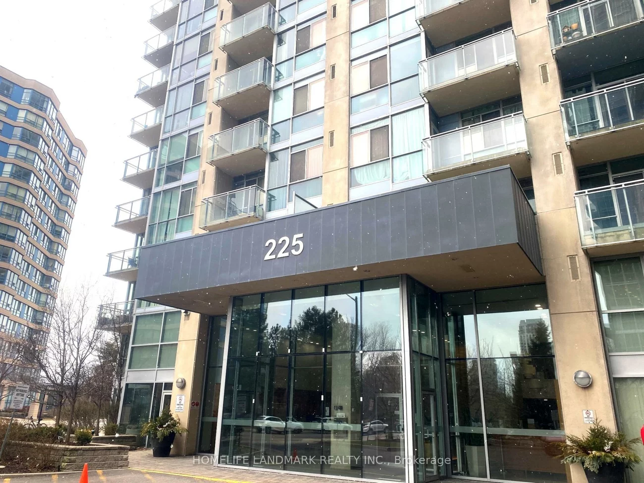 225, Webb, City Centre, Mississauga