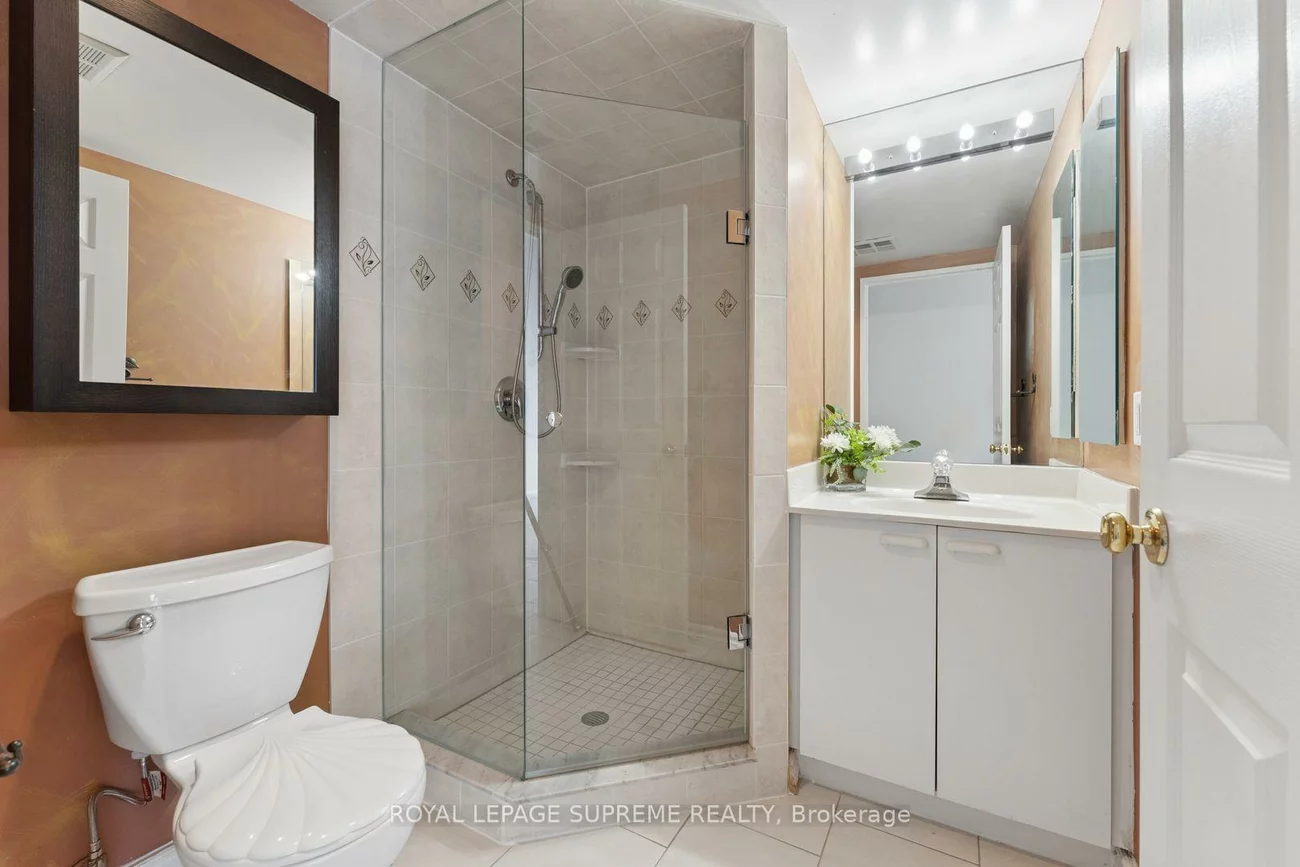 55, Elm, City Centre, Mississauga