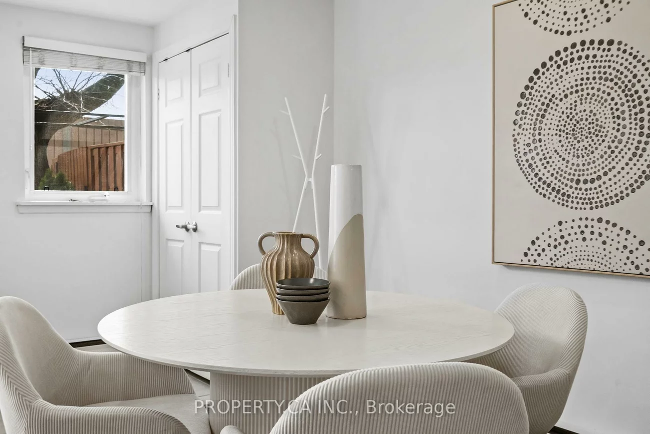 1055, Dundas, Applewood, Mississauga