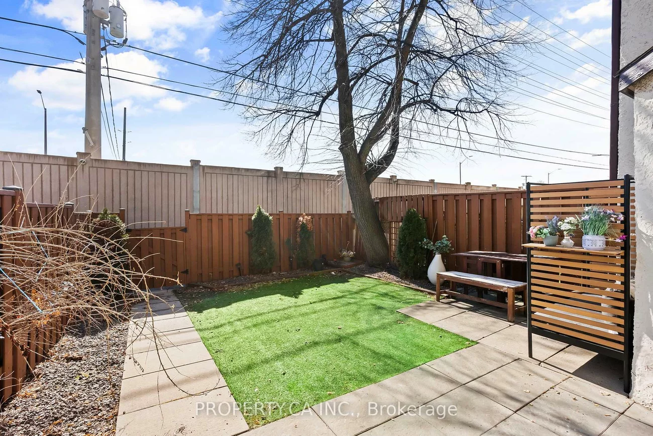 1055, Dundas, Applewood, Mississauga