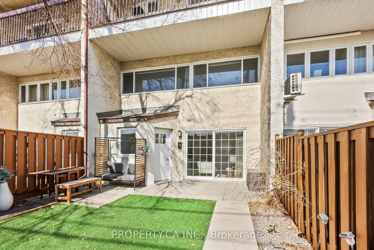 1055, Dundas, Applewood, Mississauga