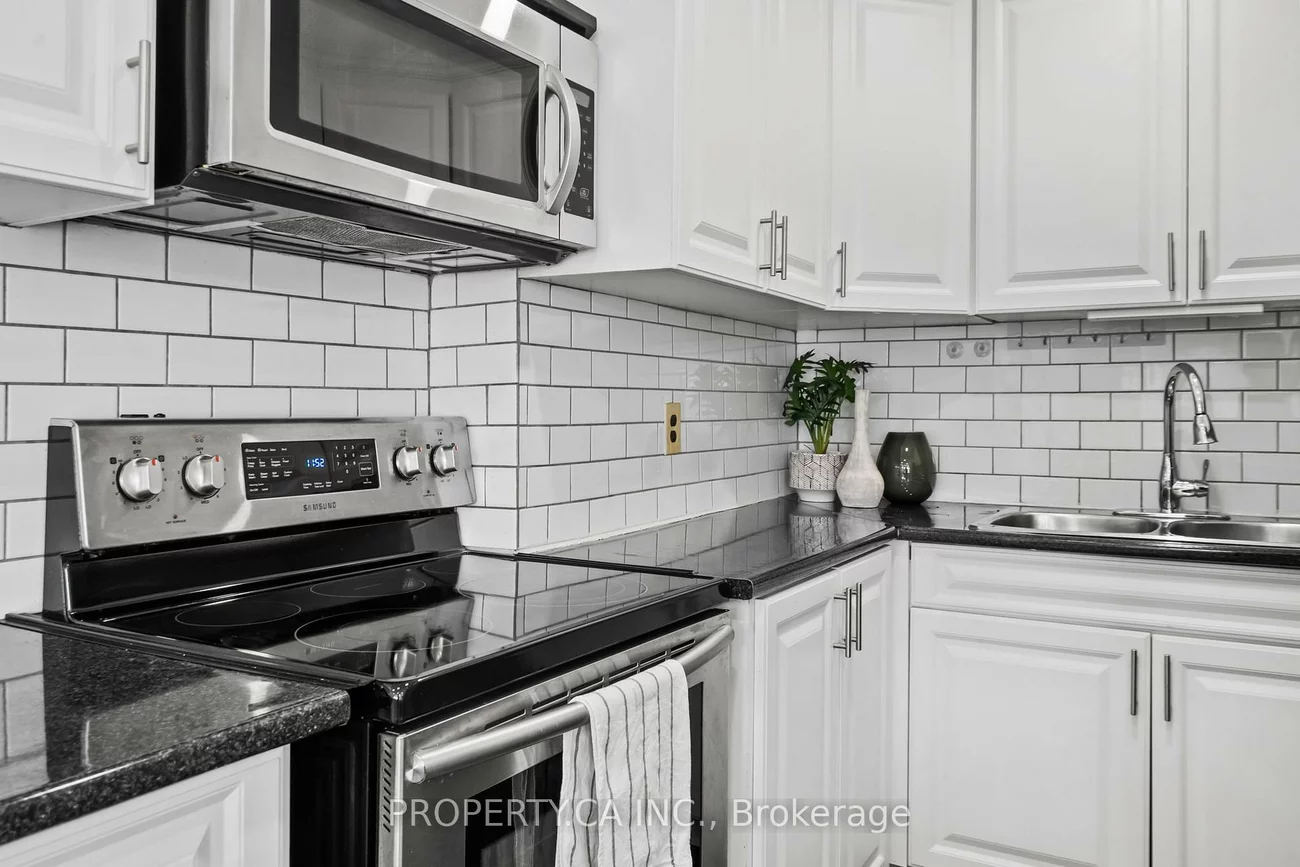 1055, Dundas, Applewood, Mississauga