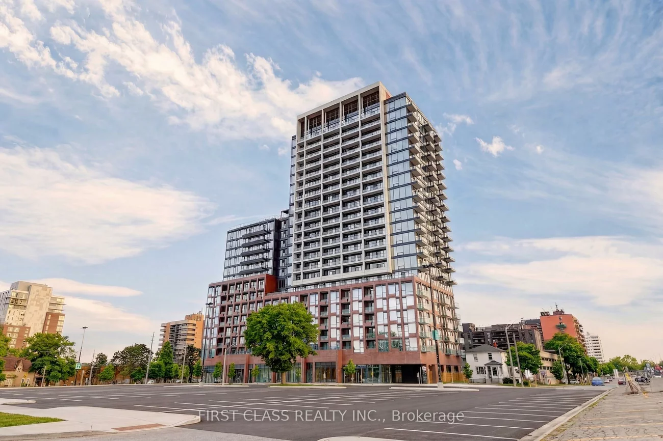 28, ANN, Port Credit, Mississauga