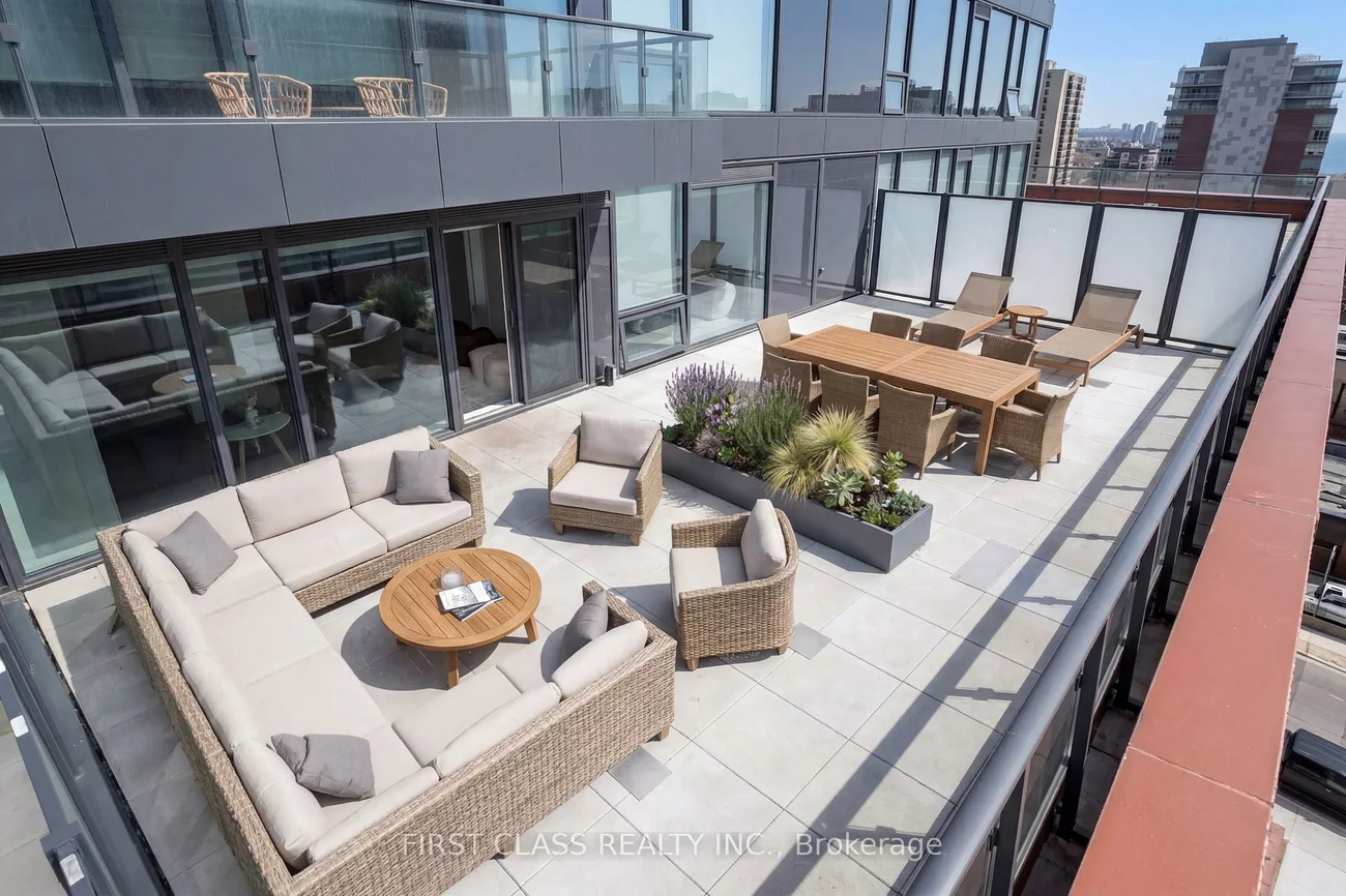 28, ANN, Port Credit, Mississauga