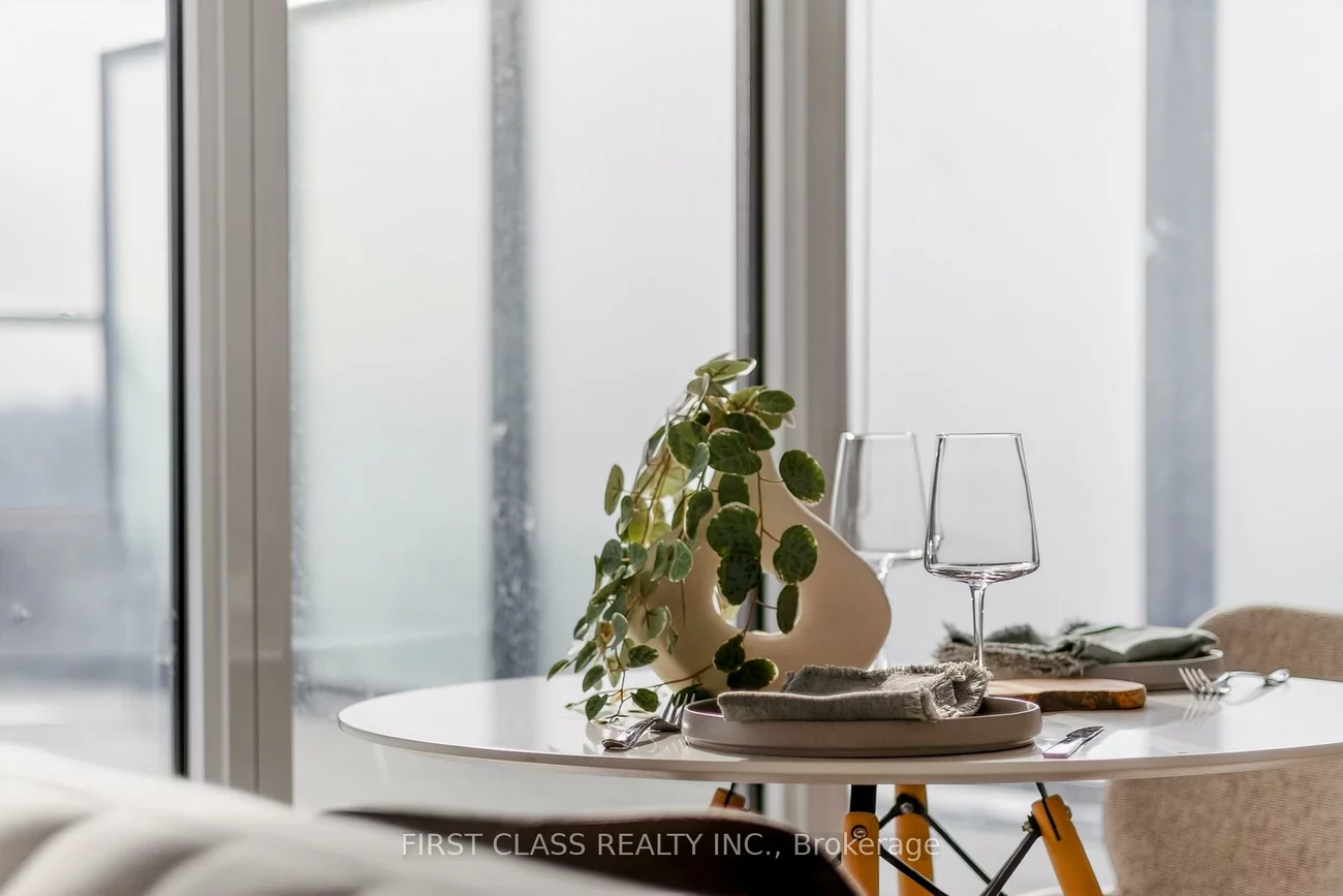 28, ANN, Port Credit, Mississauga