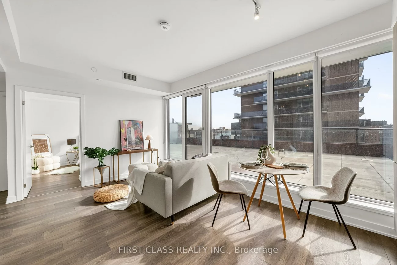 28, ANN, Port Credit, Mississauga