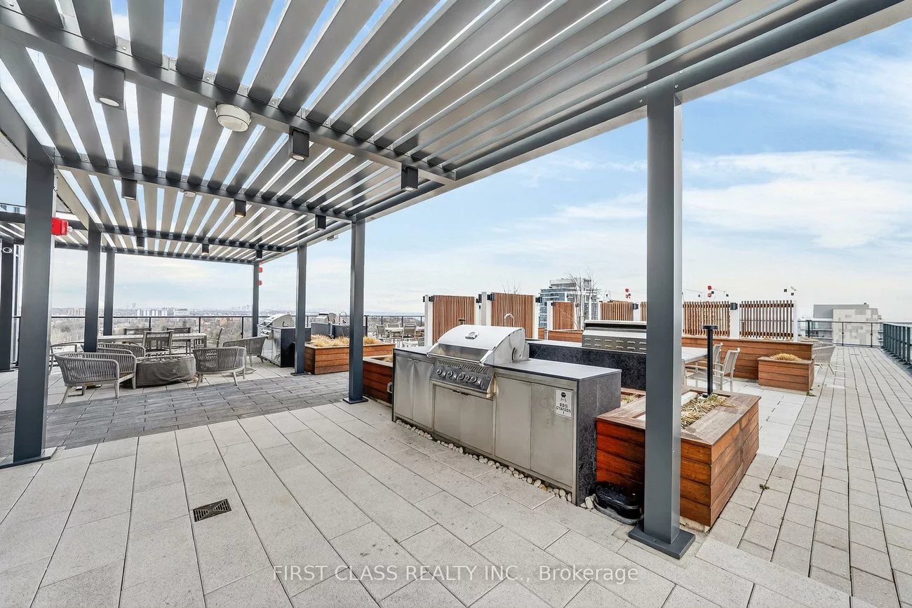 28, ANN, Port Credit, Mississauga