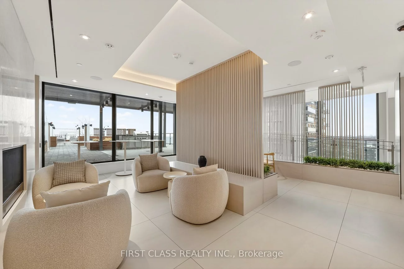 28, ANN, Port Credit, Mississauga