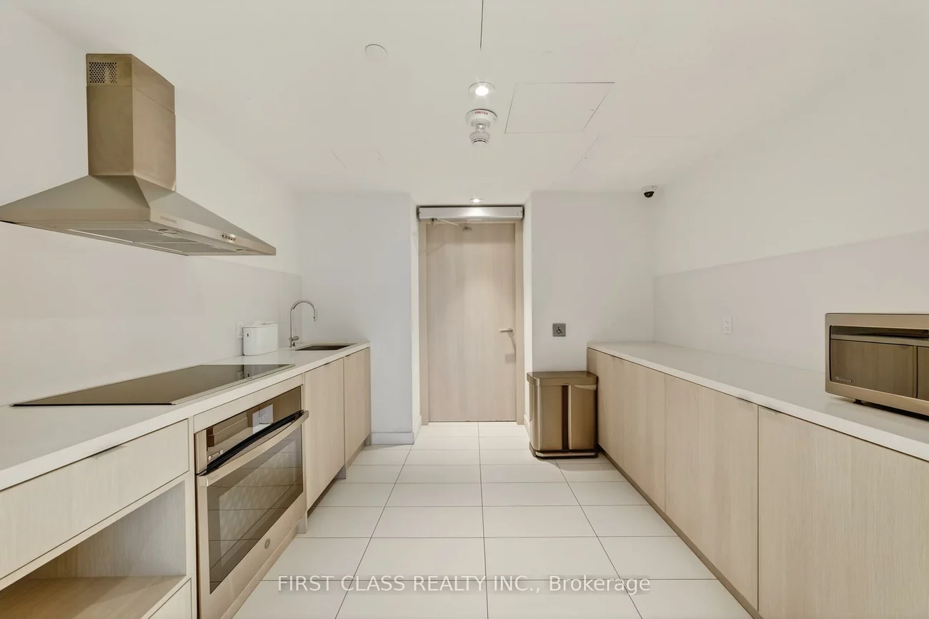 28, ANN, Port Credit, Mississauga