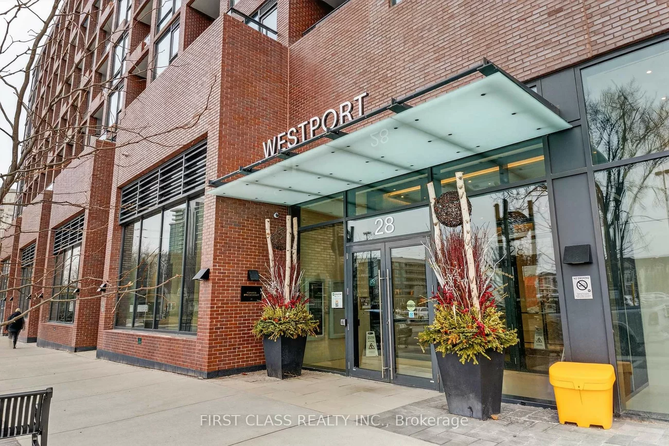 28, ANN, Port Credit, Mississauga