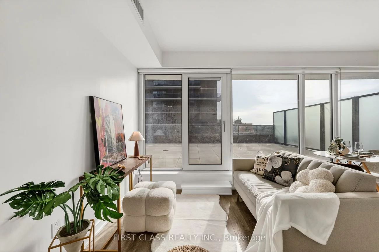 28, ANN, Port Credit, Mississauga