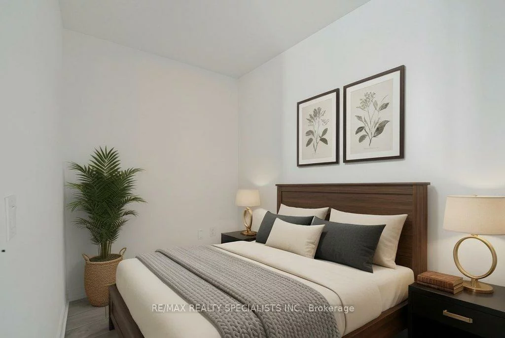 215, Lakeshore, Port Credit, Mississauga