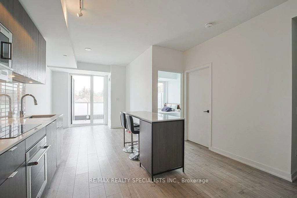 215, Lakeshore, Port Credit, Mississauga