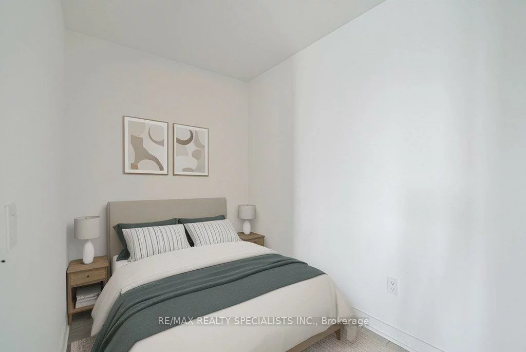 215, Lakeshore, Port Credit, Mississauga