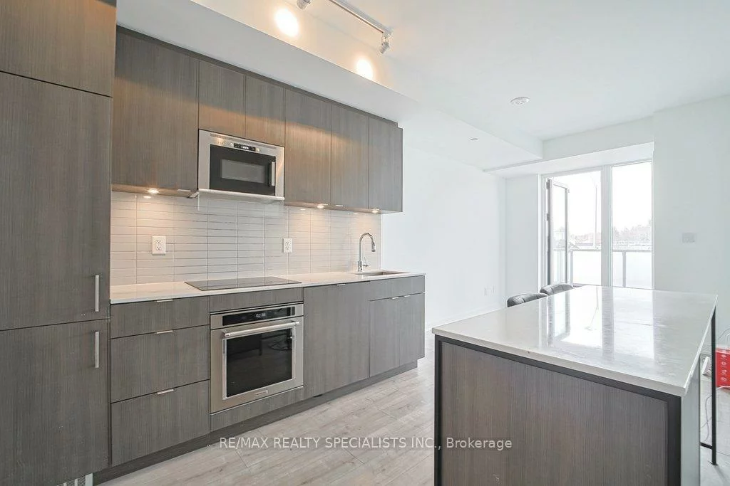 215, Lakeshore, Port Credit, Mississauga