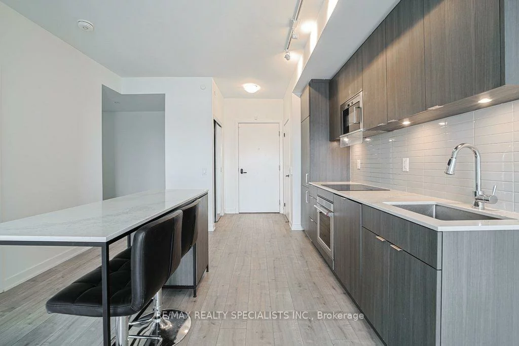 215, Lakeshore, Port Credit, Mississauga