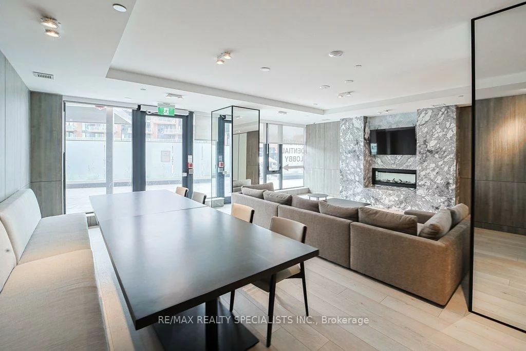 215, Lakeshore, Port Credit, Mississauga